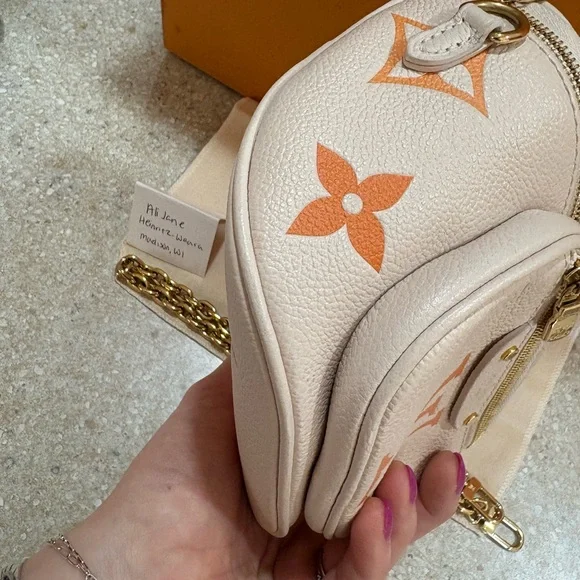 🩷sold🩷Louis Vuitton Mini Bumbag By the Pool - Picture 9 of 15